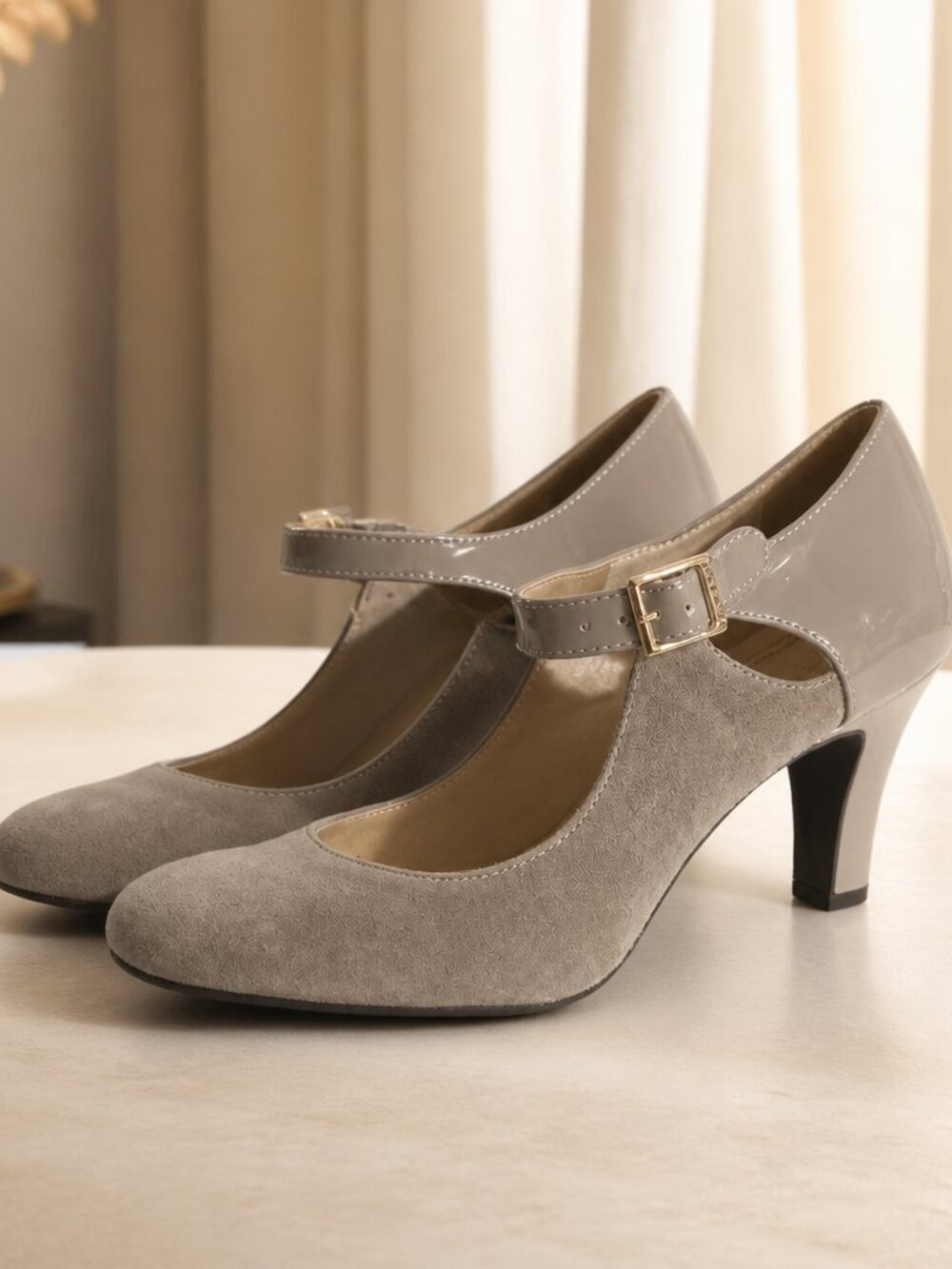 Giani Bernini Womens Size 8 Shoes Taupe Heels Memory Foam Velmah Sharp! Classy!